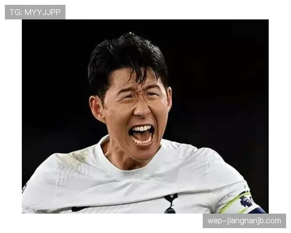 孙兴慜与萨拉赫在反击推进中出现角色分化：前者更倚重边路内切，后者趋向中路终结