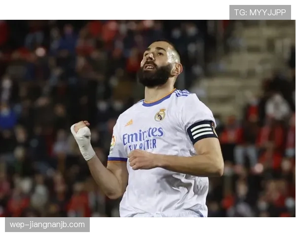 在齐达内体系下本泽马与阿圭罗射门效率分化趋势