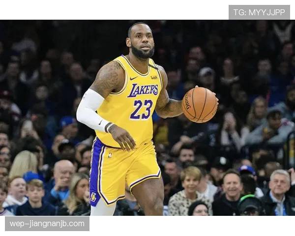 佩贾无球跑动拉开空间，三分效率改变球队进攻结构