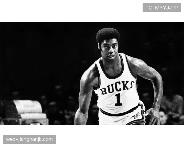 奥斯卡·罗伯特森突破组织双重威胁明显领先同期控卫